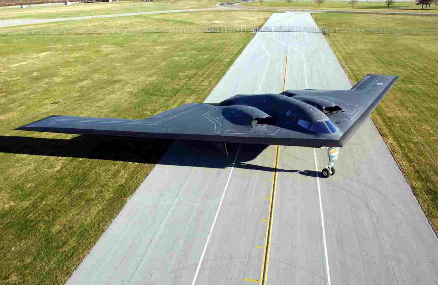 B2 Fighter Jet: Stealth Power Redefining Modern Air Combat